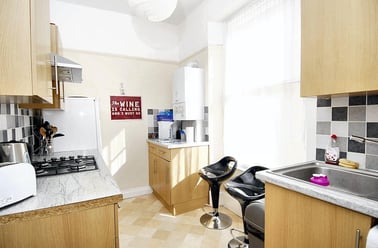 Napier Terrace, Flat 2, Mutley, Plymouth - Image 3